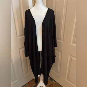Anna & Ava black rayon oversized kimono swimsuit cover w/lg keyhole back. One sz
